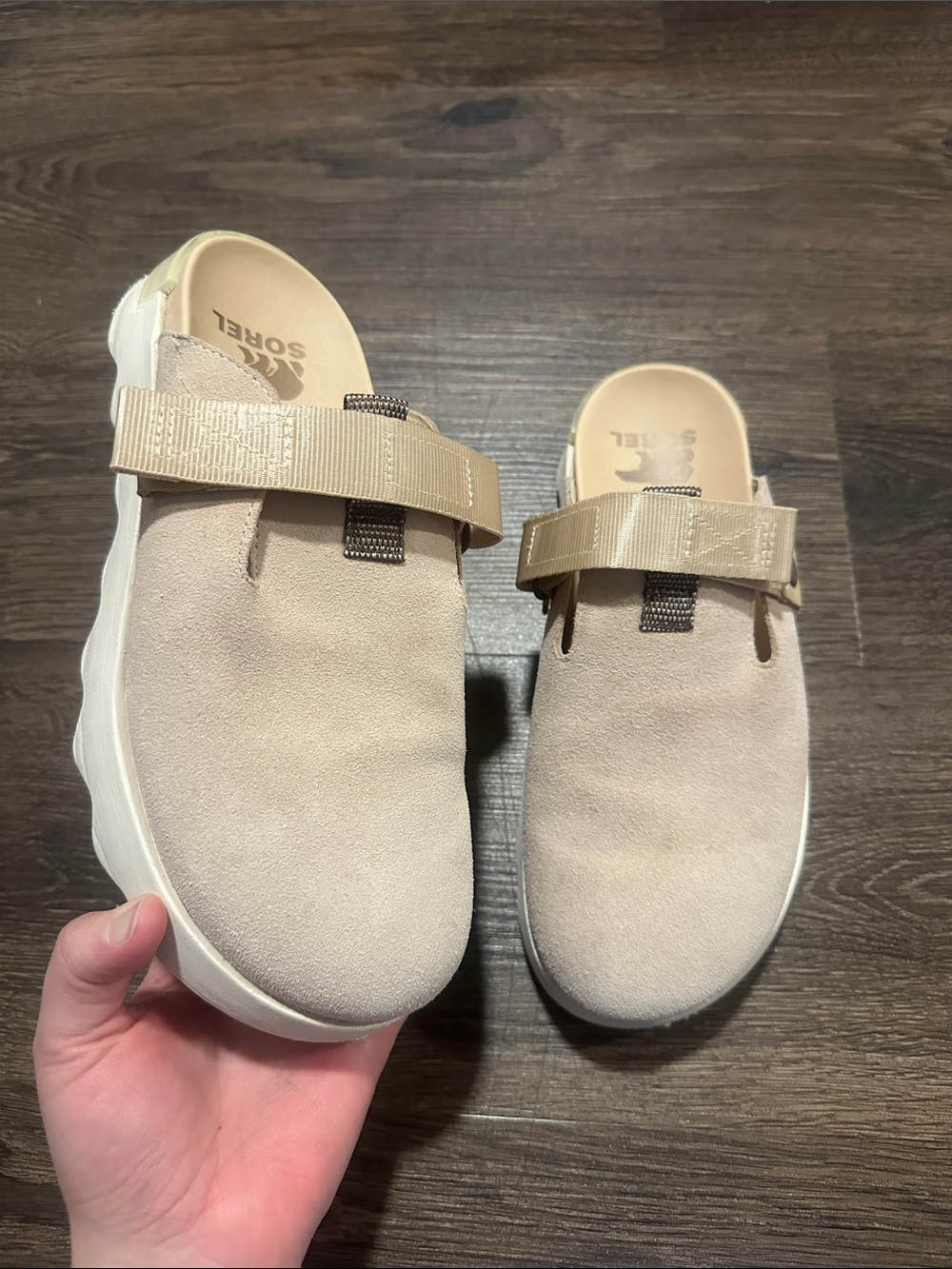 EUC SOREL VIIBE CLOGS